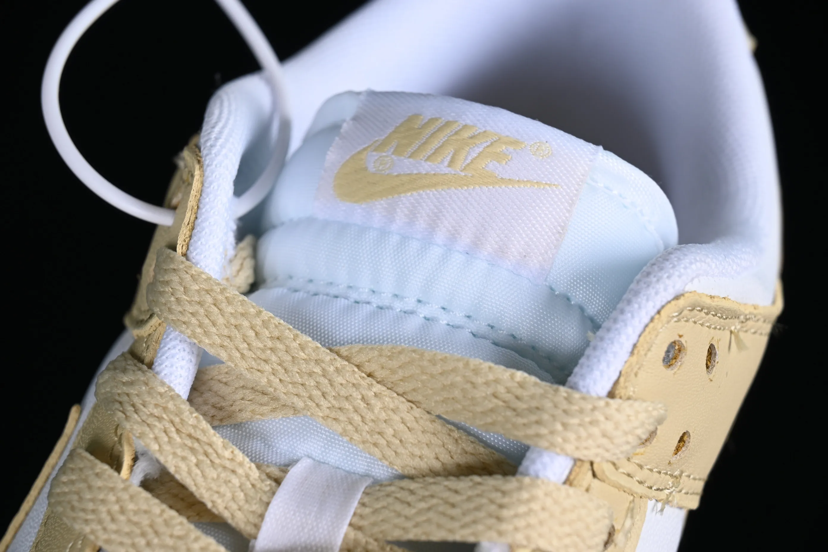 All Categories Nk SB Dunk Series Nk SB Dunk Low low-top sneakers Cost-effective version Dunk Low "Team Gold" golden wheat color SB low-top sports and leisure sneakers DV0833-100